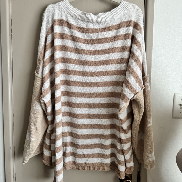 Peace Love World Beige and White Star Sweater - Picture 6 of 6